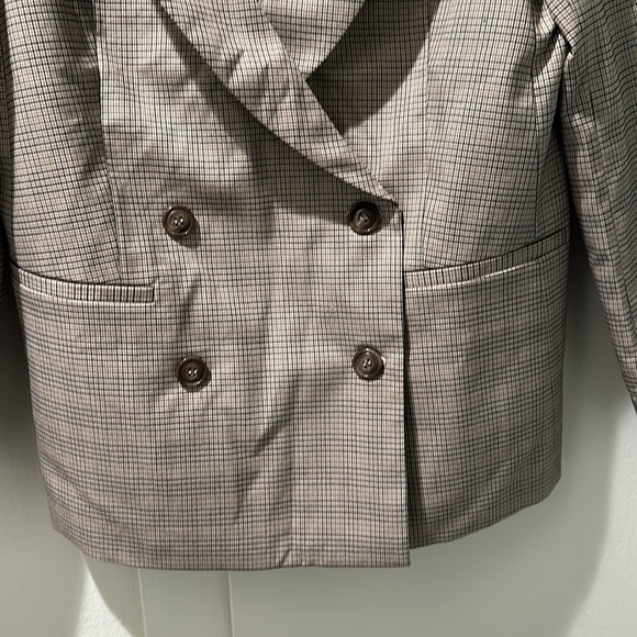 Blazer - Picture 3 of 5